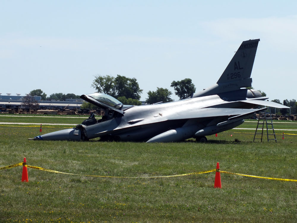 F16_OSH.JPG